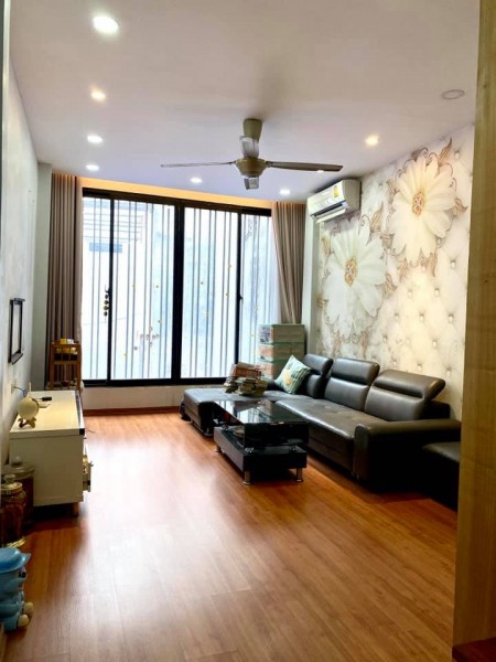 Bán nhà Vũ Trọng Phụng diện tích 27m2 giá bán 3.5 tỷ, 10m ra phố khu an sinh tốt
