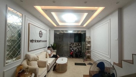 Bàn nhà 6 tầng Cầu Giấy dt 33m2, ngõ 3 gác kinh doanh, nhà mới, giá 5 tỷ, lh 0961427470.