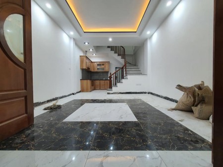 Bán nhà Thạch Bàn, Gần trường Cấp 1,2, ba bước ra đến hồ, dt 60m2 giá bán 3 tỷ 5
