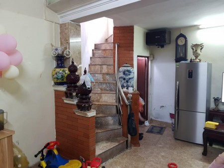 Bán nhà Bạch Mai 2 mặt thoáng, ngõ 3 gác tránh, dt 25m, 4 tầng đúc, 2 tỉ có thương lượng