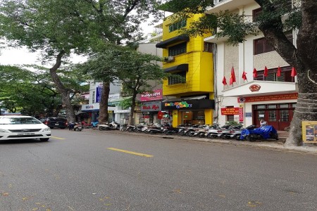 Mặt phố Phan Bội Châu, Kinh doanh bất chấp liên hệ chính chủ xem nhà 0886288810