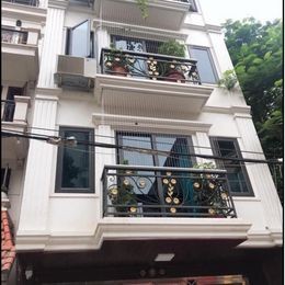 Bán gấp nhà phố Nguyễn Khang, khu dân cư 5 tầng, dt 31m2, giá mùa dịch 2.65 tỷ