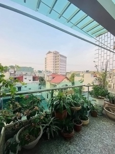 Bán nhà mặt ngõ ô tô cách 20m nhà mới ở ngay, công năng, 6 phòng ngủ, tiện cho thuê