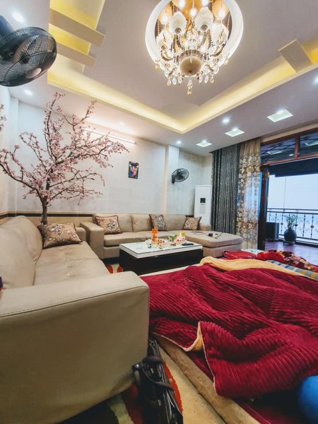 Thanh Trì sắp lên quận Diện tích rộng, nhà đẹp , 50m, 2 tỷ 950 triệu. Lh: 098.724.0775.