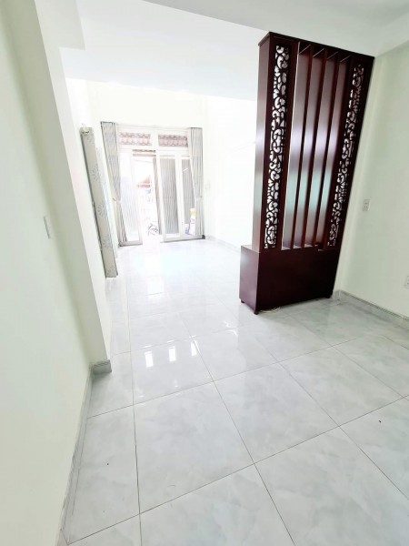 Bán nhà Quận 7 Gần Phú Mỹ Hưng Hẻm Xe Hơi 96m2 Ngang 8m Nở Hậu giá chỉ 5.2 Tỷ