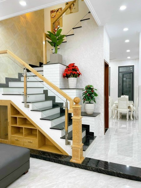 Bán nhà Phan Đăng Lưu cho khách cần khu vực này, liên hệ 0334544104, giá bán 2.35 tỷ