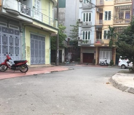 Bán Nhà Phân Lô khu dân trí cao ô tô đỗ cửa thuận tiện kinh doanh, đúc 5 tầng thoáng