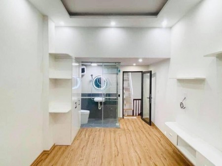 Bán nhà 6 tầng Khương Trung Thanh Xuân, lô góc thang máy xịn giá bán 6.8 tỷ, dt 42m2