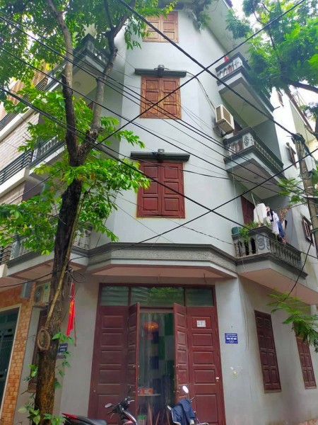 Bán nhà ô tô đỗ cửa dt 62m2, giá 4 tỷ, Đông Dinh, Thạch Bàn, Long Biên, tiện đầu tư sinh lời