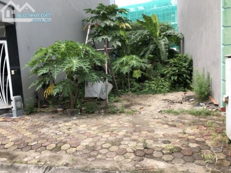 Cần bán gấp mảnh đất khu tập thể Z133, Thượng Thanh, Long Biên đt 55m2, mt 6m, giá 3.5 tỷ