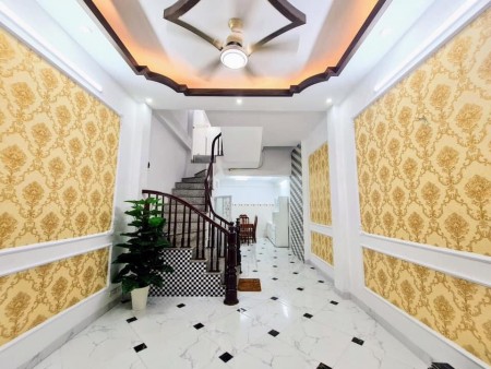 Bán nhà Bùi Xương Trạch diện tích 35m2, 5 tầng 5 PN ô tô đỗ cửa giá bán 3,7 tỷ