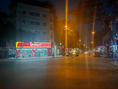 Bán nhà nguyên căn mặt phố Hồng Tiến diện tích 400m2, mt 20m, giá 83 tỷ, sổ chính chủ