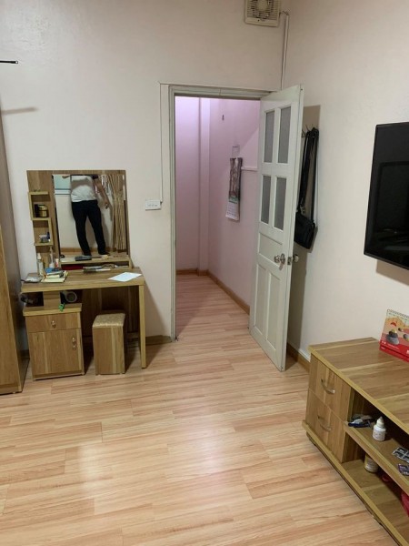 Bán nhà nguyên căn Bạch Mai gần phố ngõ ba bác giá bán 2.5 tỷ, đúc 5 tầng kiên cố