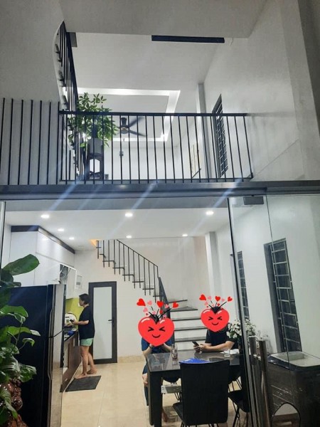 Bán nhà nguyên căn Cầu Giấy nội thất lung linh, diện tích 35m2 4 tầng, giá bán 3.8 tỷ