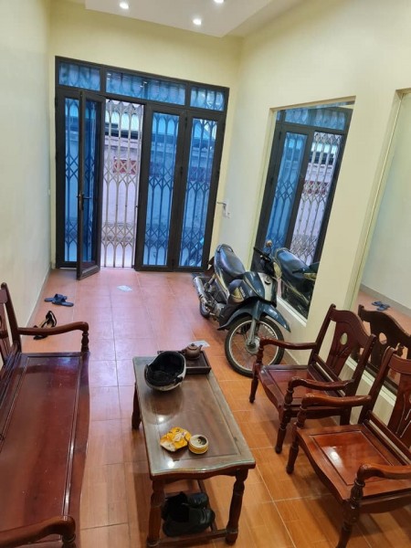 Bán nhà nguyên căn trung tâm Quận Ba Đình, ô tô cách nhà 15m, diện tích 31m2, nhỉnh 3 tỷ
