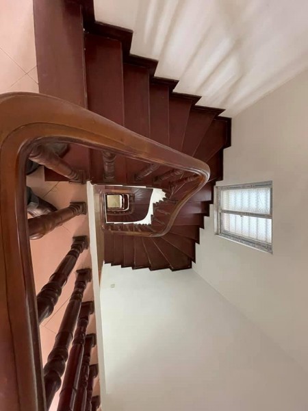Bán nhà Sài Đồng, Long Biên, ô tô vỉa hè kinh doanh, hàng xóm FLC đẳng cấp, dt 96m2, 5 tầng, mt 6.5m