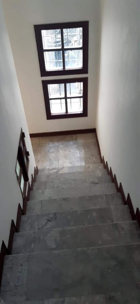 Tôi cần bán nhà Vĩnh Tuy, Hai Bà Trưng, 78m2 x 4 tầng, mt 7.8m, giá chỉ 5.6 tỷ, có thương lượng