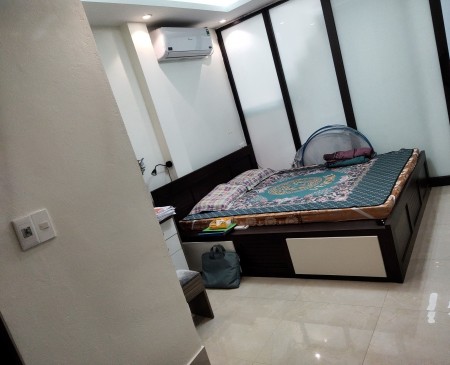 Nhà đẹp gara ô tô tặng nội thất kinh doanh tổ 12 Thạch Bàn, dt 52m2, 3 tầng, giá 4.7 tỷ