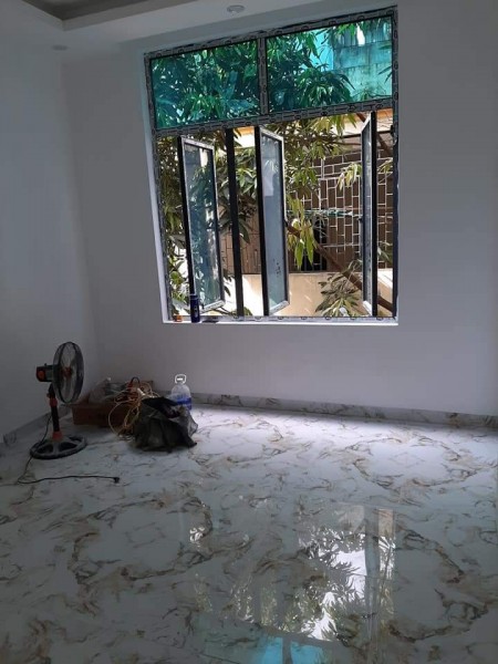 Sở hữu nhà Hoàng Quốc Việt, Cầu Giấy, 5 tầng, MT 5.2m, chỉ 5.1 tỷ, tiện ích ngập tràn, ô tô vào nhà