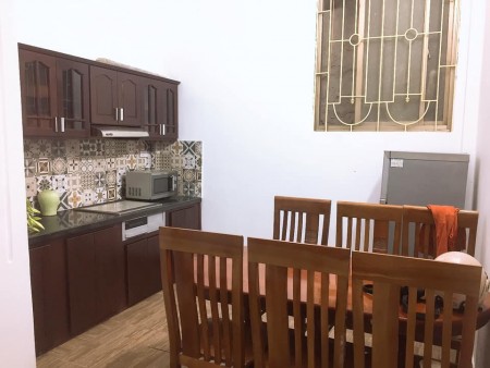 Chính chủ cần bán nhà nguyên căn đúc 3 tầng, sổ đẹp ngõ rộng thoáng, còn mới, Đống Đa