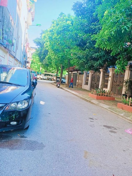 Bán biệt thự 08 góc Minh Khai, Tam Trinh, diện tích đủ, dt 145m2, giá bán 2.8 tỷ, lhcc