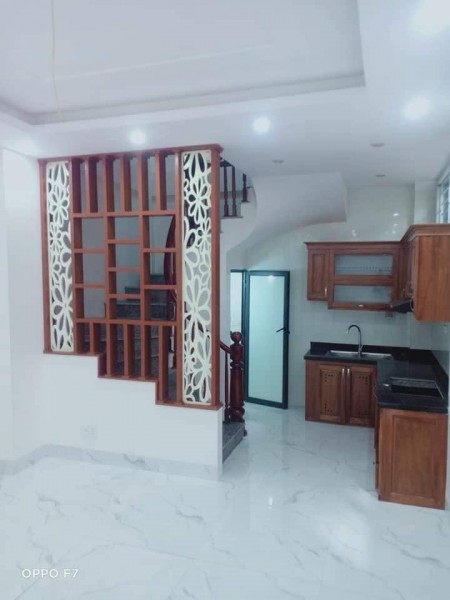 Quá rẻ 2.6 tỷ, dt 31.6m2, bán nhà Bắc Từ Liêm chính chủ, 5 tầng ngõ rộng, ở ngay cực đẹp