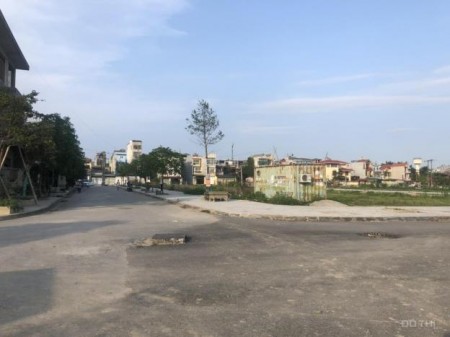 Bán nhanh đất nền Quảng Hưng LK2 diện tích lô đất 90m2, liên hệ 0392171161, đường xe vào đất