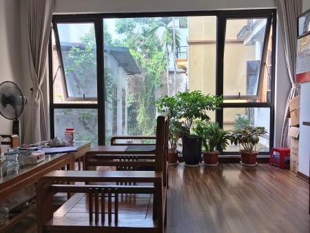 NHÀ SÂN VƯỜN sát Royal city như biệt thự. 48m2, 5 tầng, 5,9 tỷ