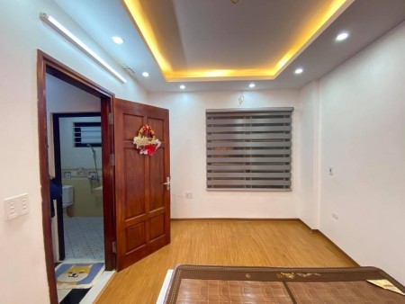 Bán nhà Thanh Bình, nhà mới tinh, đường ô tô tránh 20m, diện tích 33m2, giá bán 3 tỷ