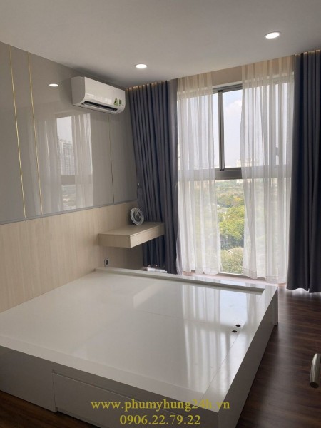 Cho Thuê Căn Hộ Midtown M6 3 Phòng Ngủ View Sông Giá Thuê 1700$ LH 0906227922