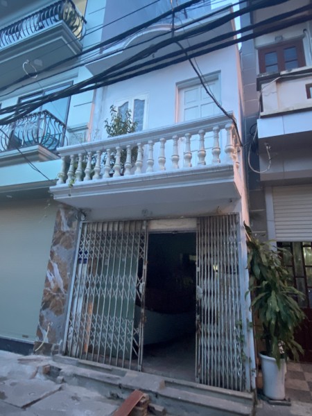 Chính chủ cần bán nhà tại ngõ 12 Văn Công Mai Dịch Hà Nội, giá rất tốt để đầu tư kinh doanh