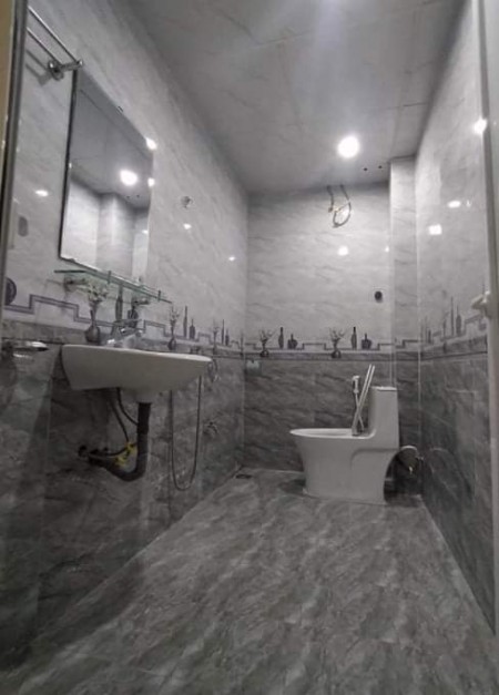 Nhà nguyên căn Xuân Phương khu dân trí cao an sinh đỉnh ô tô dt 40m2, giá bán 2.5tỷ