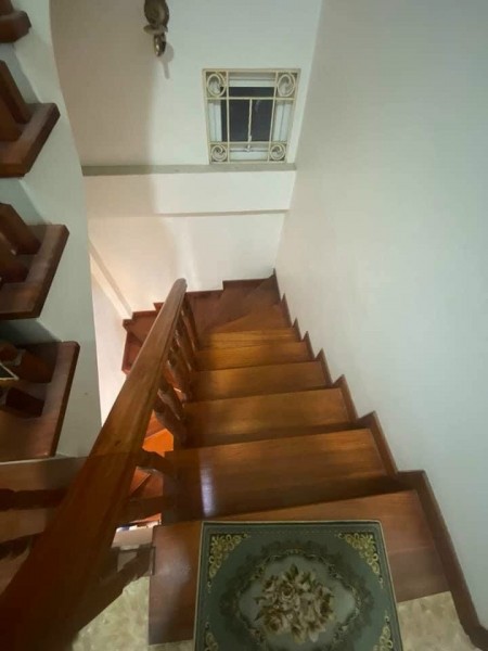 Bán nhà phố Cầu Giấy, 5 phòng ngủ, các phòng tràn ngập ánh sáng tự nhiên, dt 38m2 giá 3.99 tỷ