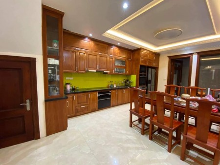 Bán cách đường 30m Văn Cao diện tích 84m2, 5 tầng, giá bán 8.6 tỷ