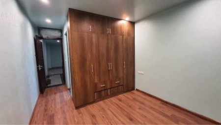Bán nhà Hoàng Hoa Thám Quận Ba Đình dt 35m2 đúc kiên cố 5 tầng giá 3,2 tỷ nội thất đẹp