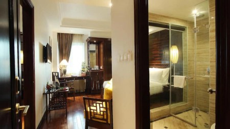 Tòa nhà tổ hợp văn phòng khách sạn bar, Trường chinh 11 Tầng 2 Hầm dt 280m2 giá bán 68 tỷ