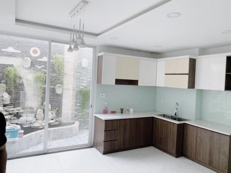 Bán nhà Thụy Khuê gần đường tặng lại 100% Nội thất giá bán 6,2 tỷ, 5 tầng đúc kiên cố