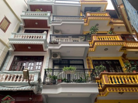 Bán nhà nguyên phân lô Cầu Giấy, ô tô tránh 2 mặt thoáng, có thể kinh doanh, 4 tầng đúc kiên cố