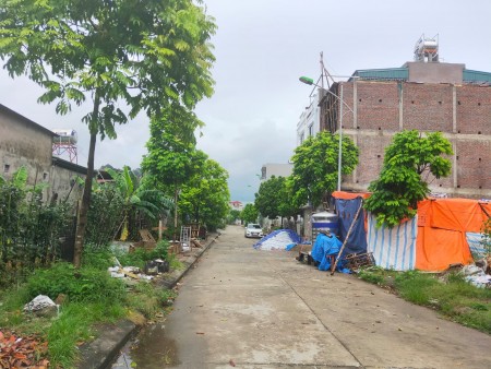 Bán ô đất khu chợ tạm Cẩm Đông - đối diện trạm y tế, cạnh cổng trường Ngô Quyền - Cẩm Phả