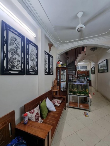 Bán nhà phố Trần Quốc Vượng, nhà đẹp long lanh, ngõ thông, an ninh tốt, dt 32m2, 2 tỷ8. 0968513859