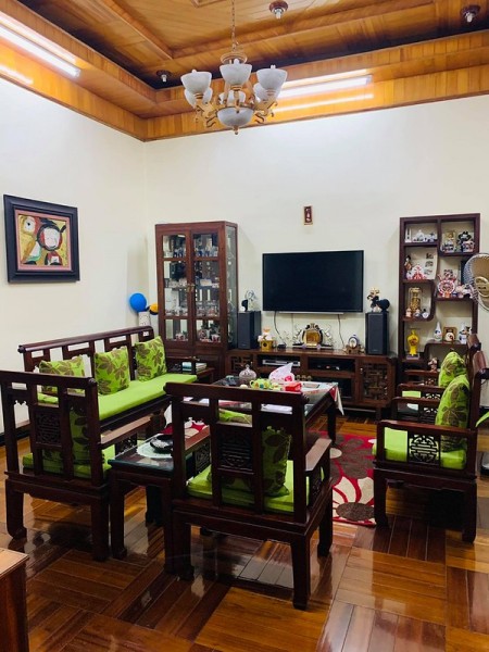 Gấp! Bán nhà Phạm Ngọc Thạch, ô tô kinh doanh, dt 130m2 4 tầng, giá 17,5 tỷ. 0969693855.