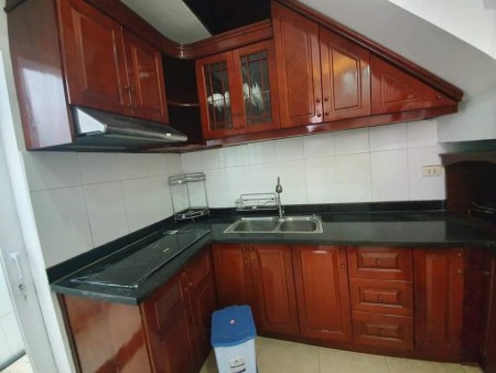 Bán nhà nguyên căn trung tâm vào ở ngay, gần ô tô, đúc kiên cố 5 tầng, mặt tiền 3.8m, yên tĩnh