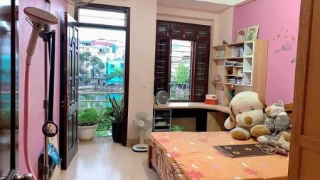 Bán nhà nguyên căn Khương Hạ, vị trí đắc địa, diện tích 39m2, giá bán 2.75 tỷ, thương lượng