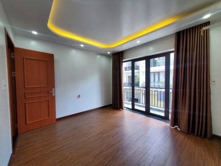 Bán nhà 4 tầng mới xây khu tái định cư chợ hoa quả, sở dầu gần vinhome riverside