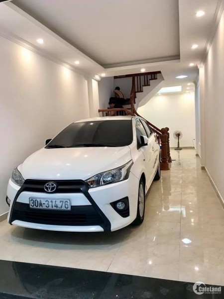 Bán nhà đẹp Trung Liệt, hai mặt siêu thoáng ba bước ra phố, diện tích 24m2, giá bán 2 tỷ