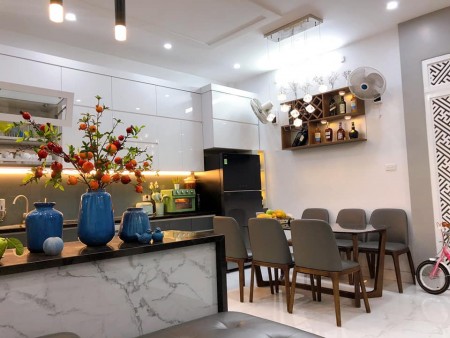 Bán gấp nhà nguyên căn Quận Mỹ Đình ngõ ô tô, diện tích 36m2, 4 tầng đúc. giá bán 3.2 tỷ