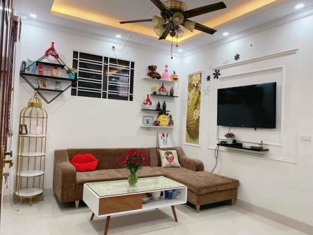 Bán nhà Văn Cao Quận Ba Đình diện tích sử dụng 30m2, 4 tầng giá bán 2,7 tỷ, lh 0937555585