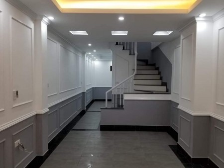 Nhà nguyên căn Định Công dt 43m2, 4 tầng giá 3.9 tỷ, ô tô đỗ cửa kinh doanh, mới kinh koong