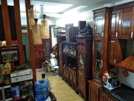 Nhà đẹp Trần Thái Tông, nhà đẹp sang trọng, dân trí tuyệt vời, ngõ ô tô, 35m2, 3 tỷ. 0968513859