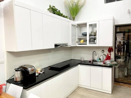 Bán nhà nguyên căn mới đẹp nội thất 5 sao ô tô đỗ cửa kinh doanh văn phòng, dt 40m2, giá 6.1 tỷ
